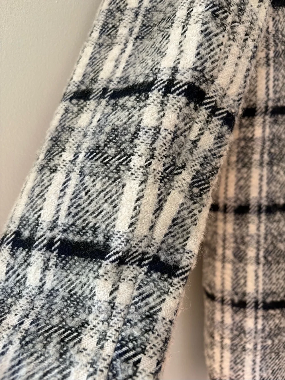 Tahari Black White Plaid Wool Blend Car Coat Jacket Mid Length Size M Medium